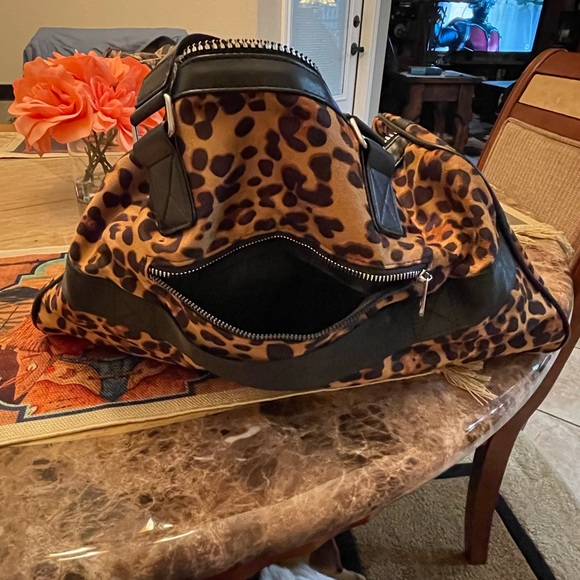 Animal Print Duffle Bag NWOT Unbranded - Picture 12 of 16